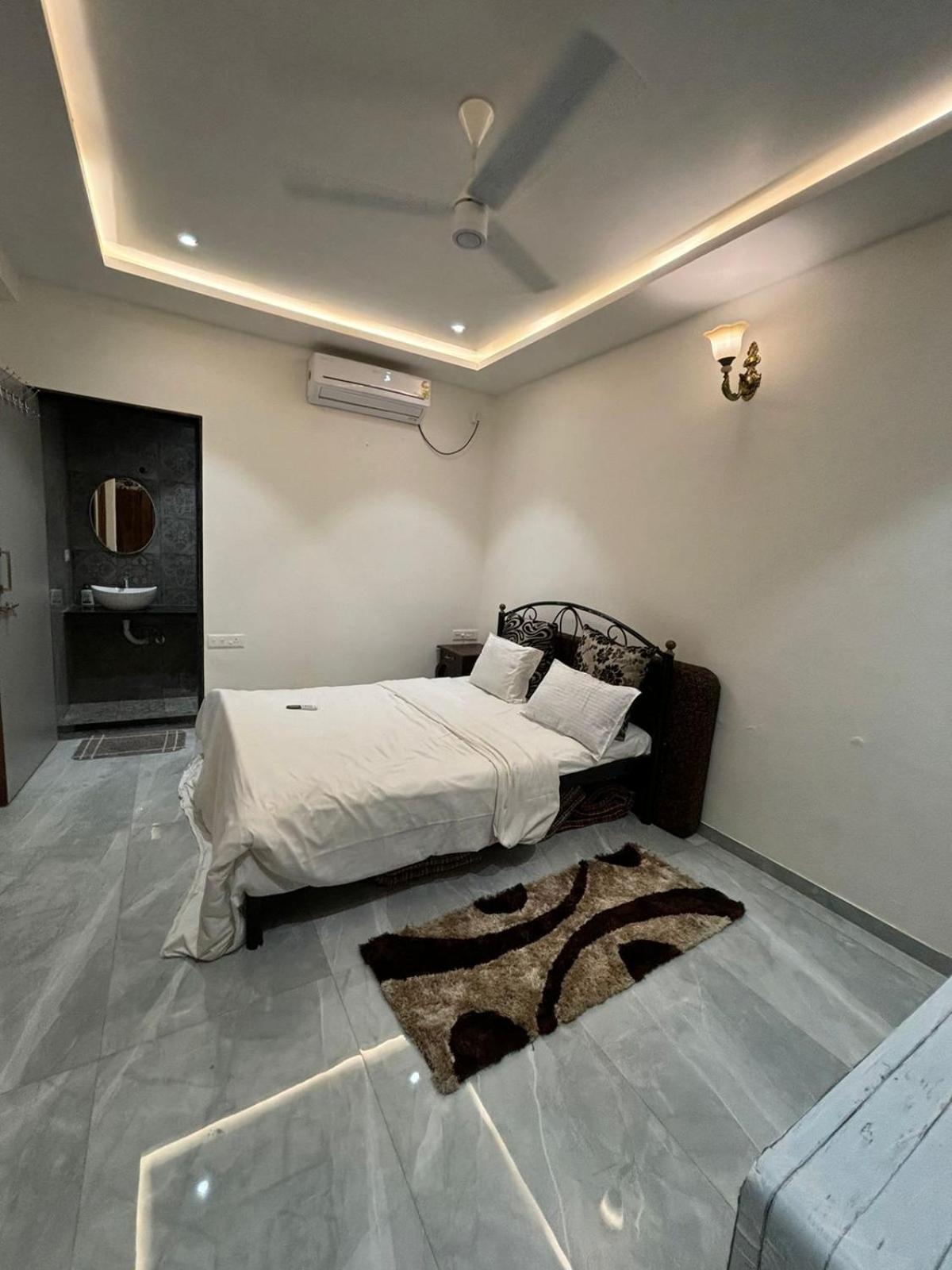 罗纳瓦拉Ll Golden Leaf Ll 3Bhk Ll Ac Ll别墅 外观 照片